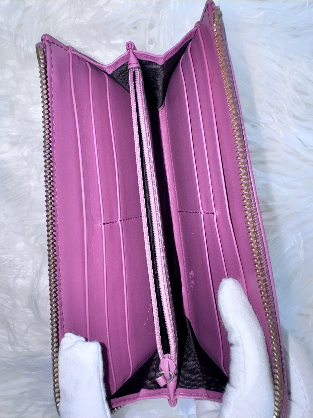 Gucci Magenta Zip-Around Leather Wallet